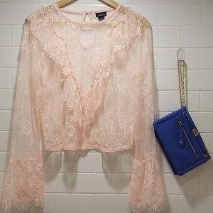 💋 Soft Pink Lace Bell Sleeve Top 💋